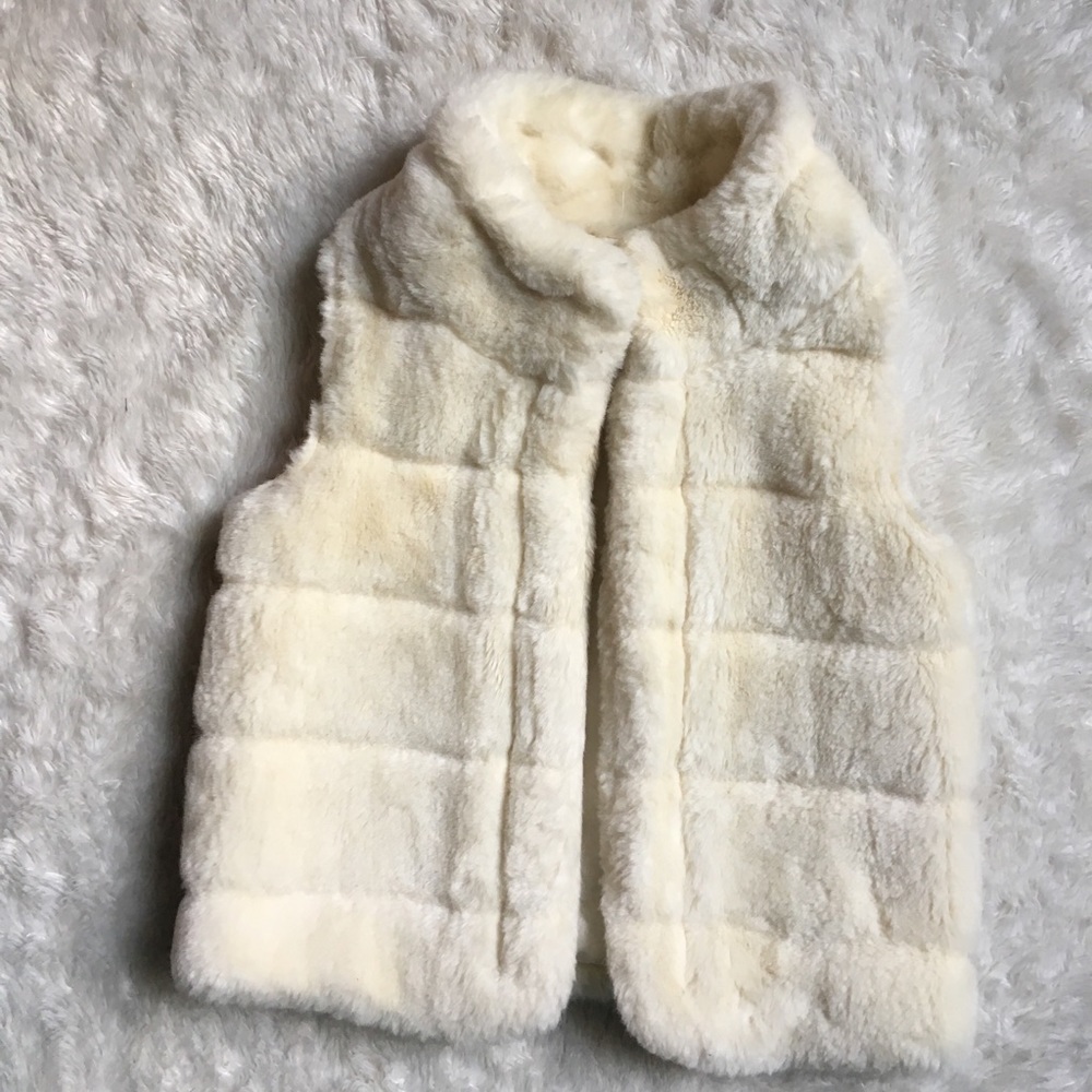 GAP faux fur vest